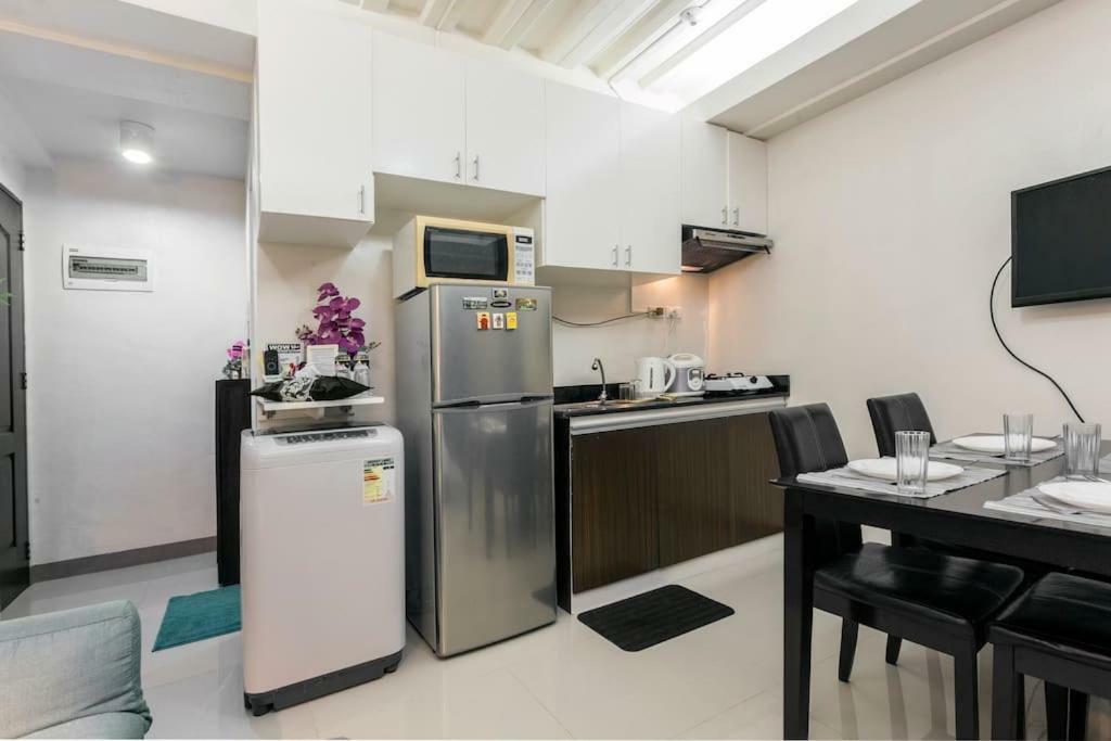 Jen'S Paranaque City Apartment Manila Exteriör bild