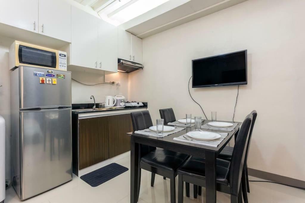 Jen'S Paranaque City Apartment Manila Exteriör bild